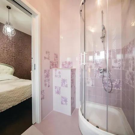 Five Bedroom Holiday In Metković