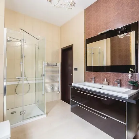 Nyaraló Five Bedroom Holiday In Metković