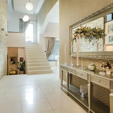 Five Bedroom Holiday In Nyaraló Metković