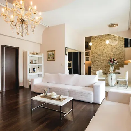 Five Bedroom Holiday In *
