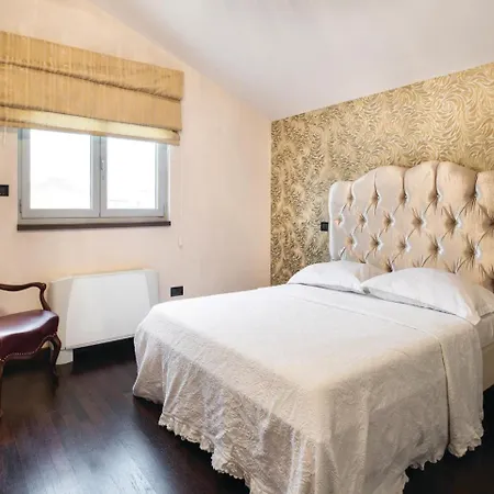 Five Bedroom Holiday In * Metković