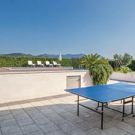 Five Bedroom Holiday In